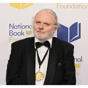 النرويجي يون فوسه يفوز بجائزة نوبل في الأدب