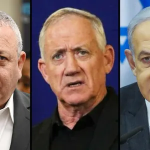 صحيفة عبرية: توقعات بانهيار حكومة الطوارئ قريبا واستقالة غانتس وآيزنكوت