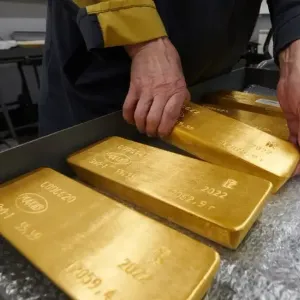 تقلب أسعار الذهب وسط التحديات الاقتصادية وحالة عدم اليقين الجيوسياسي