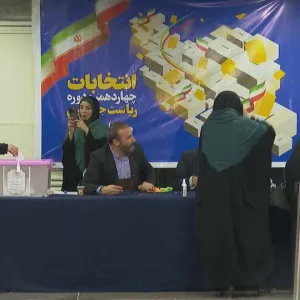 شاهد: الإيرانيون في العراق يدلون بأصواتهم بالانتخابات الرئاسية