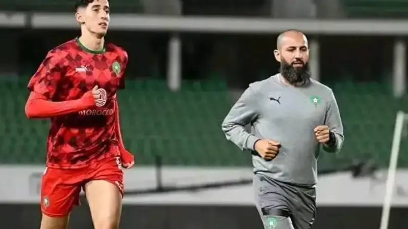 بعد الإقصاء من كأس افريقيا.. معد بدني جديد يعزز طاقم” الأسود”