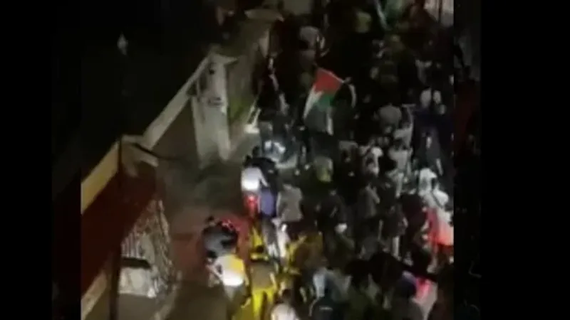 بالفيديو: احتفالات في لبنان... بإعلان أبو عبيدة