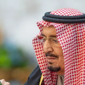 العاهل السعودي يعفي أمراء من مهامهم ويعين أميرا جديدا للمدينة المنورة