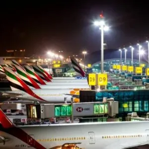 مطارات دبي: تعليق العمليات 25 دقيقة وإلغاء 45 رحلة