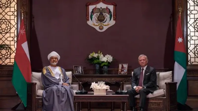جلالة السلطان يلتقي الملك عبدالله في مقر إقامته ويزور متحف الأردن