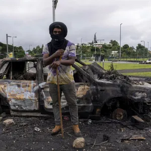فيديو. أعمال عنف دموية في كاليدونيا الجديدة.. والجيش الفرنسي ينتشر في نقاط حيوية