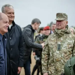 شولتس يتعهد بتقديم دعم عسكري موثوق لدول البلطيق