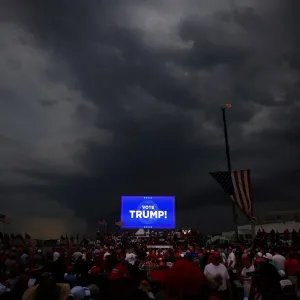 ترامب يرجئ تجمعاً انتخابياً في نورث كارولينا بسبب الطقس