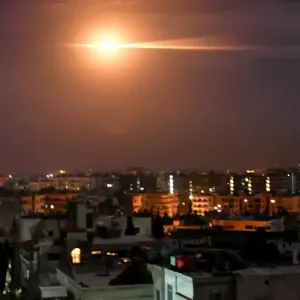 إعلام ونشطاء: هجوم صاروخي إسرائيلي جنوبي سوريا