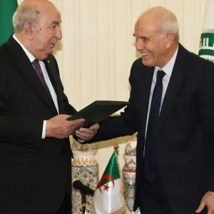 انتخابات الجزائر.. غلق باب الترشيحات وتبون يقدم أوراقه