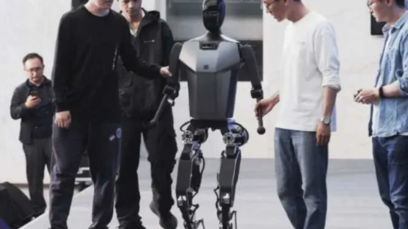 الصين تبتكر روبوتًا شبيهًا بالبشر يجري مثل الإنسان بسرعة 6 كم في الساعة