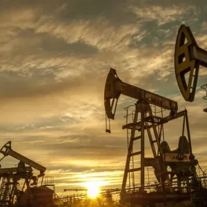 أسعار النفط تتراجع وسط مخاوف إزاء النمو في أمريكا