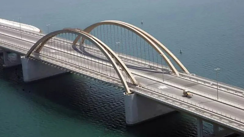 ‏ازدحام على جسر الشيخ خليفة بن سلمان باتجاه الحد إثر حادث مروري