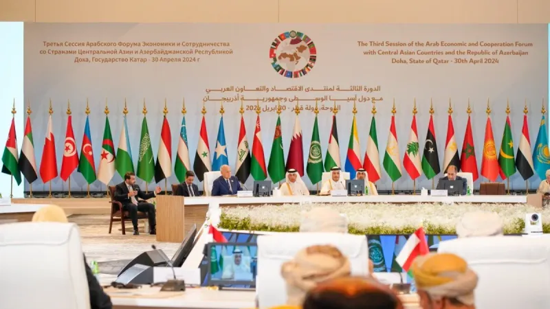 رئيس مجلس الوزراء: نتطلع لتوافق على برامج ومشاريع استثمارية تعزز التعاون العربي مع دول آسيا الوسطى وأذربيجان