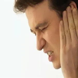 5 أسباب وراء تكرار انسداد أذنك بالشمع