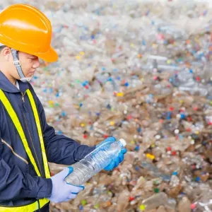 النفايات البلاستيكية.. خطر محدق بالنظام البيئي