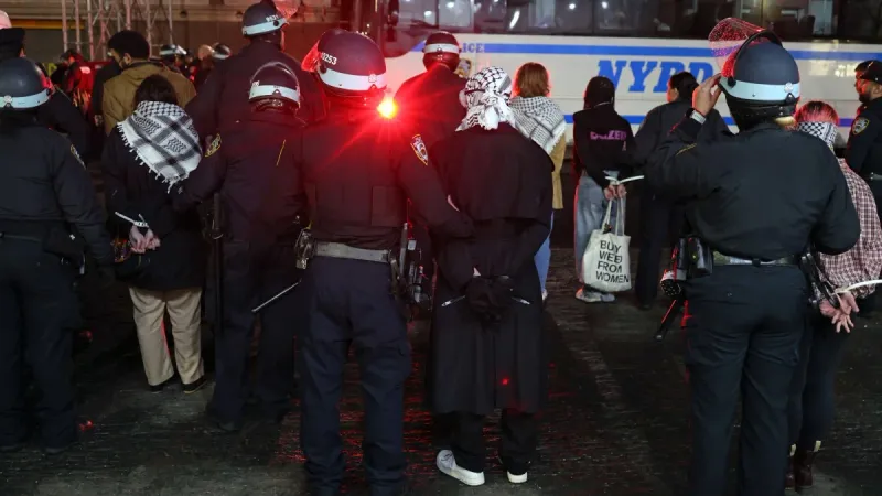 شرطة نيويورك تدخل حرم جامعة كولومبيا وسط احتجاجات مؤيّدة للفلسطينيين (صور - فيديو)