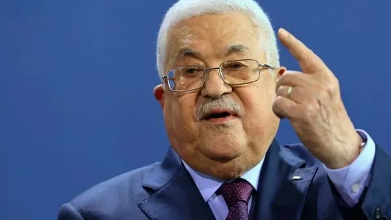 الرئيس عباس: لا بد من حل سياسي يجمع الضفة وغزة بدولة مستقلة