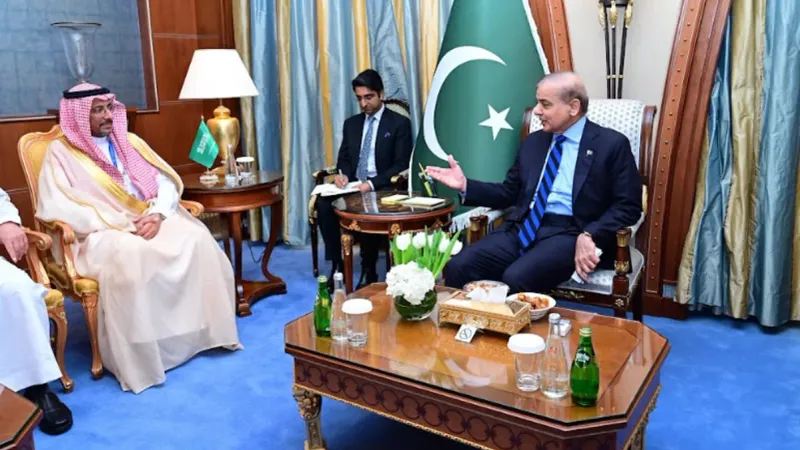 الخريف يلتقي رئيس وزراء باكستان في اجتماع المنتدى الاقتصادي العالمي