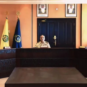 «رئيس الأركان» يجتمع مع مجلس الدفاع العسكري وعددٍ من القادة