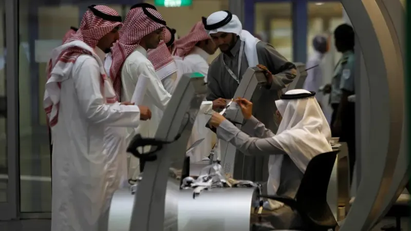 ارتفاع عدد موظفي القطاع الخاص بالسعودية إلى 11.27 مليون موظف في أبريل