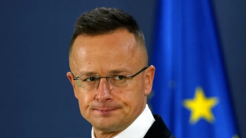 وزير خارجية هنغاريا يدعو إلى التعاون الدولي لمكافحة الإرهاب