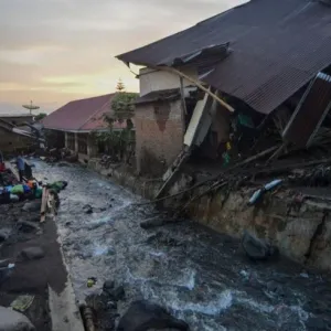 ارتفاع حصيلة ضحايا الفيضانات في إندونيسيا
