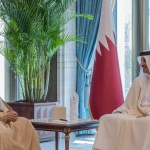 سمو الأمير يستقبل وزير الخارجية البحريني