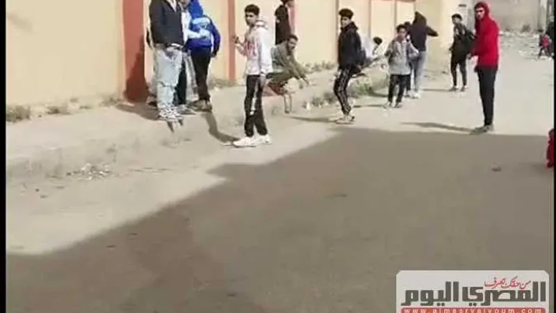 مصادر أمنية: القبض على المتهمين بإثارة الشغب أمام مجمع مدارس كفر الجبل