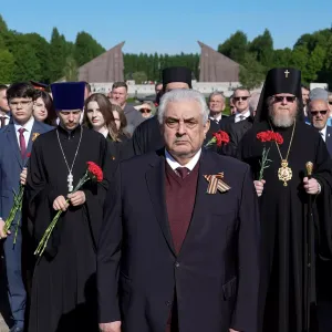 فيديو. 
            
    			شاهد: سفير روسيا في ألمانيا يشارك في تكريم أرواح ضحايا الحرب العالمية الثانية