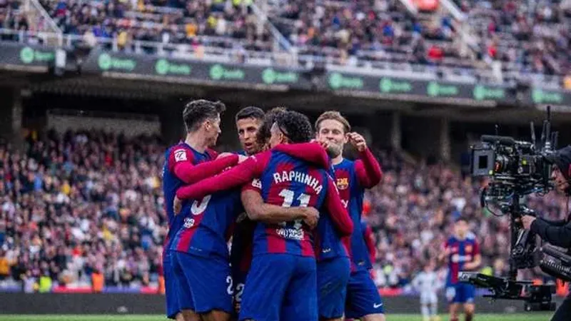 ليفاندوفسكي يقود تشكيل برشلونة ضد لاس بالماس في الدوري الإسباني