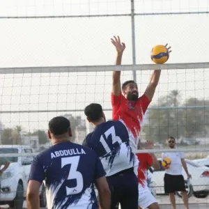 نجوم الطائرة البحرينية في مباراة استعراضية ضمن بطولة أبوصيبع الصيفية
