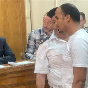 شاهد.. سائق أوبر المتهم في قضية حبيبة الشماع يظهر بالمصحف داخل المحكمة