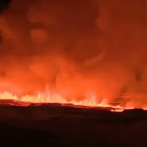 بالفيديو.. بدأ ثوران بركاني في جنوب غرب أيسلندا