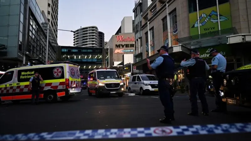 الشرطة الأسترالية تطلق الرصاص على مهاجم قتل 6 أشخاص طعنا في سيدني