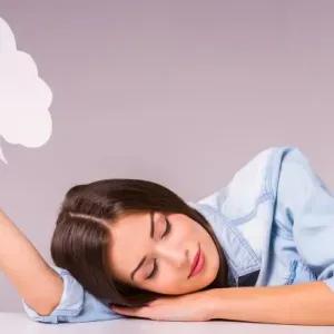 التحدث أثناء النوم هل يتطلب استشارة الطبيب؟