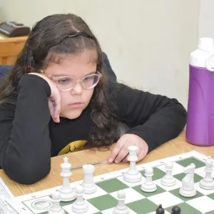 نورسين عمرو... طفلة مصرية تدخل العالمية من بوابة الشطرنج