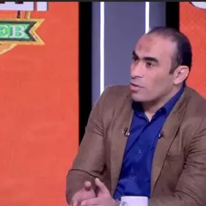 «تصرف صغير».. عبد الحفيظ يهاجم إداري الزمالك بسبب إخفاء الكرات في مباراة الأهلي