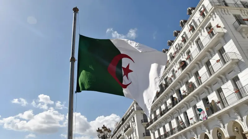 سجل نمواً 4.1% في 2023.. رؤية إيجابية للاقتصاد الجزائري