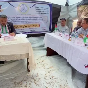 طالب في غزة يناقش شهادة الماجستير في خيمة برفح