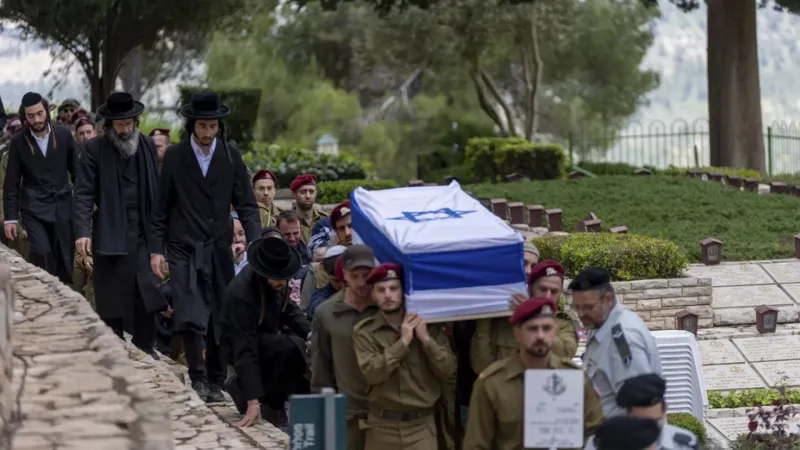 تشييع جثمان جندي إسرائيلي قُتل في هجوم بطائرة مسيرة تابعة لحزب الله