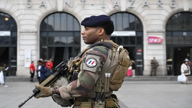 "بسبب التهديدات الإرهابية".. الاستخبارات الفرنسية توصي بإلغاء حفل الألعاب الأولمبية (صورة)