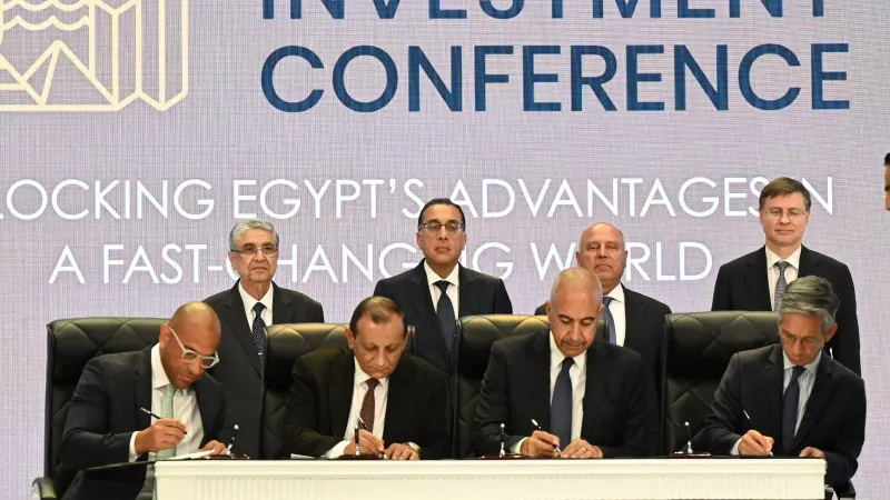 مصر توقع اتفاقية لإنتاج الهيدروجين والأمونيا الخضراء برأس شقير.. ما التفاصيل؟