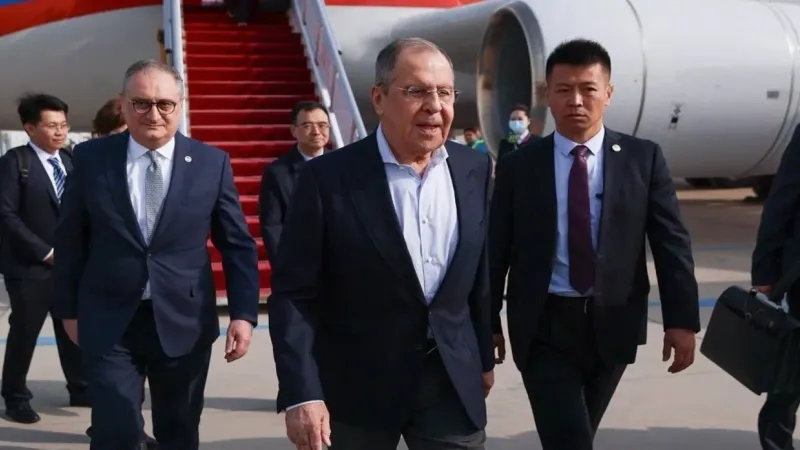 لافروف يصل إلى بكين في زيارة تستمر يومين لمناقشة أزمة أوكرانيا وG20