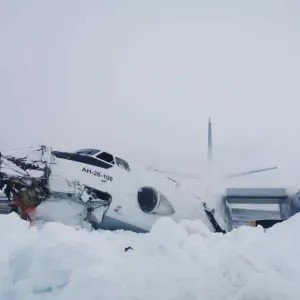 بالصور| انشطار طائرة ركاب روسية أثناء هبوط اضطراري قاس