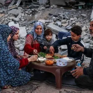 تقرير: "موائد الرحمن وإفطار الصائم" بغزة تستبدل الأرز بأكلات تراثية