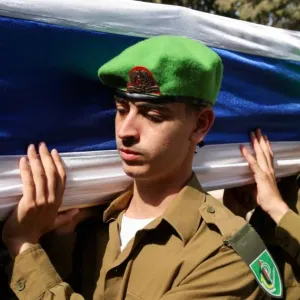 استمرار القصف على غزة ومقتل 13 جندياً إسرائيلياً منذ السبت