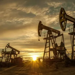 أسعار النفط ترتفع بعد تعطل صادرات كازاخستان وروسيا بسبب عاصفة
