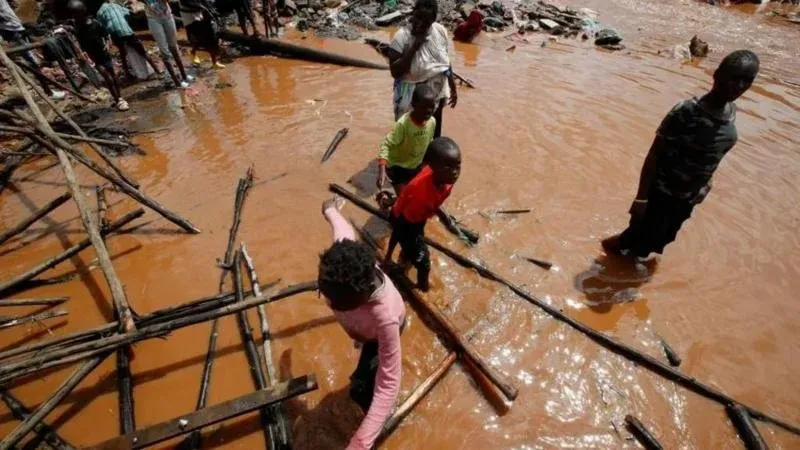 فيضانات كينيا: بين معاناة إنسانية وسوء تخطيط رغم تطوير العاصمة نيروبي