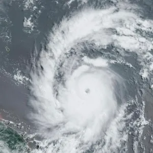 بيريل.. أول إعصار كبير في 2024 وتوقعات بوصوله إلى الفئة الرابعة